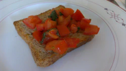 Toast mit Bruschetta