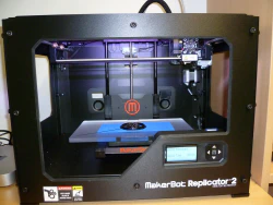 fertiger Druck im MakerBot ...