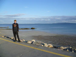 fast am Strand von Galway